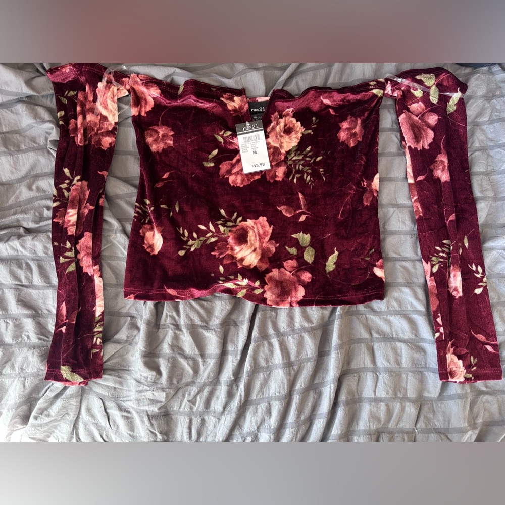 Rue21 Burgundy Floral Top NWT Medium Long Sleeves